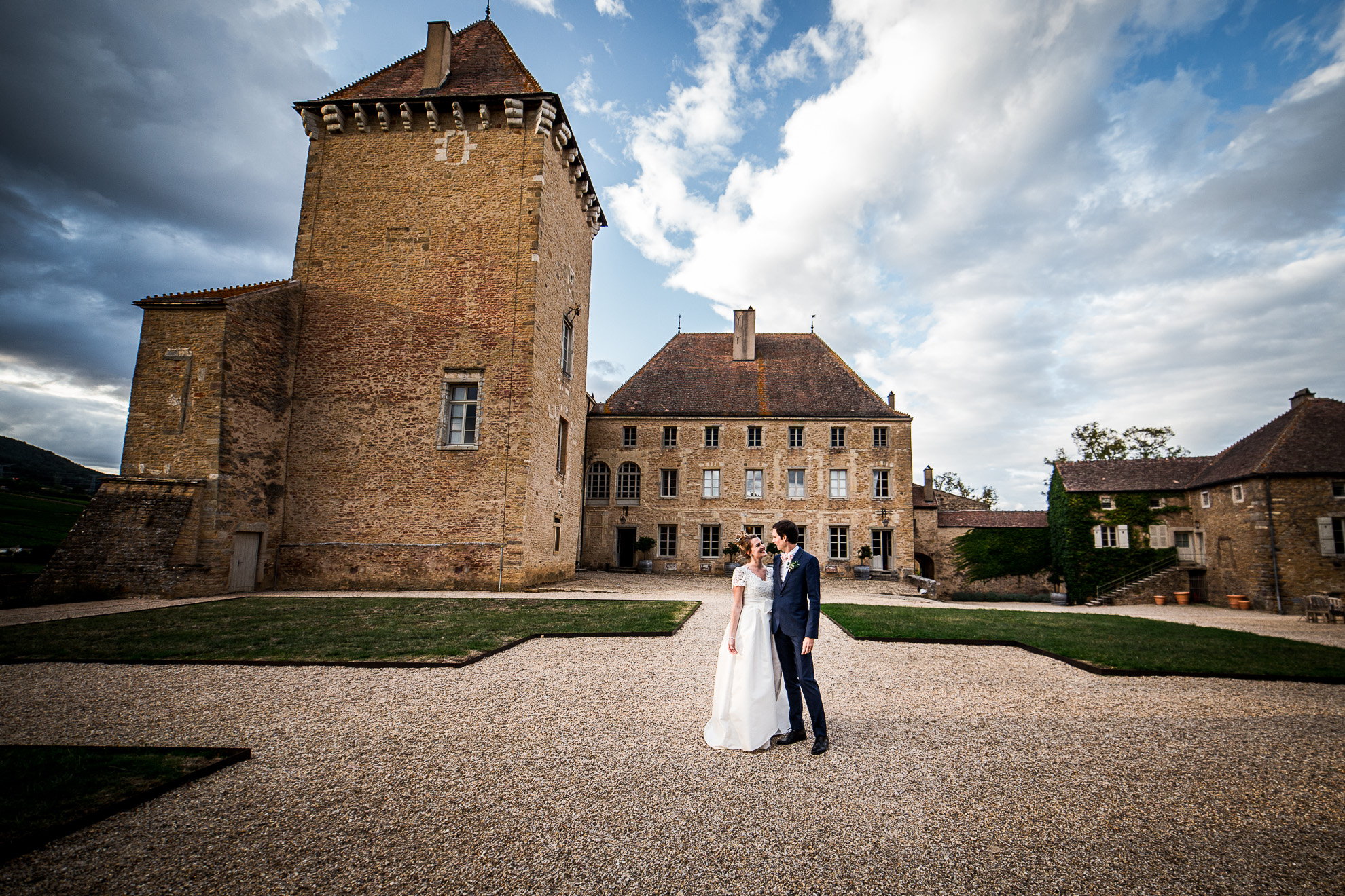 Couple marie Chateau de Pierreclos